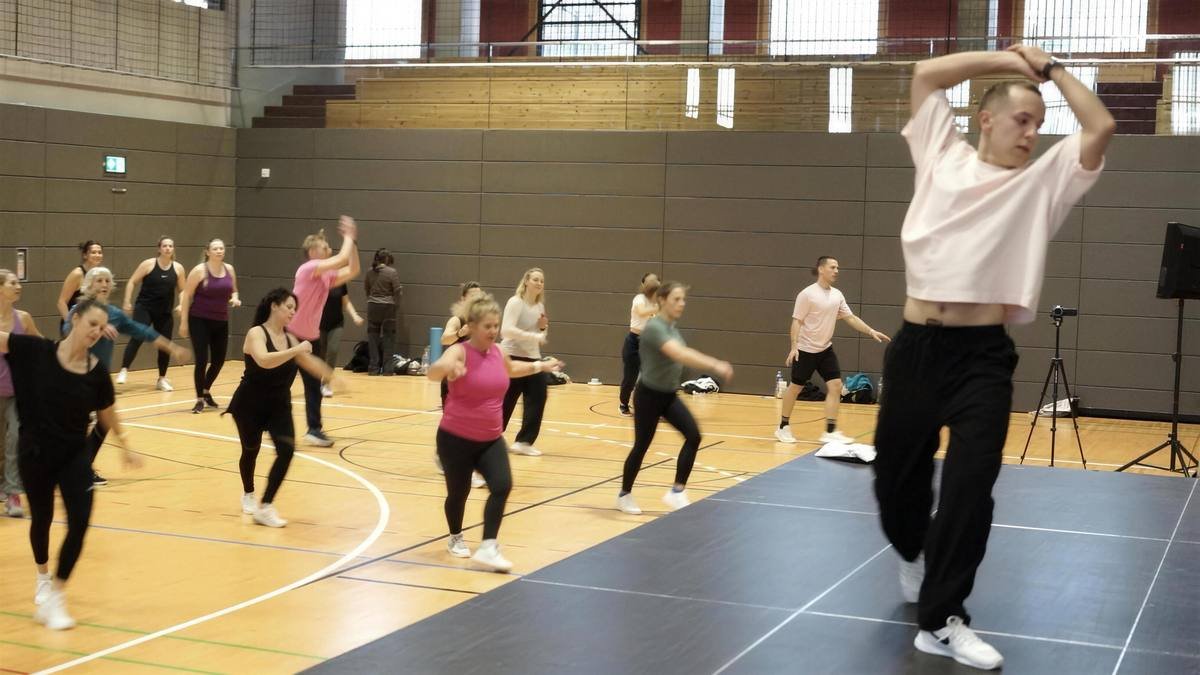 Freestyle Aero Dance mit Presenter